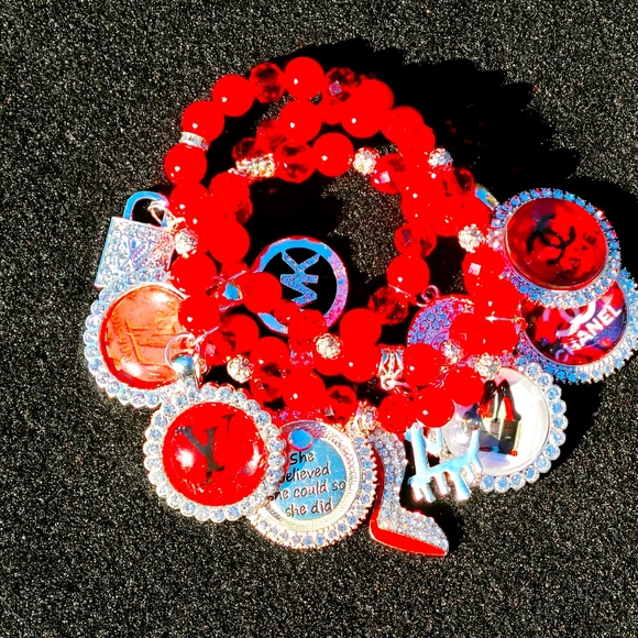 Red beaded bracelet stack - Picture 1 of 1